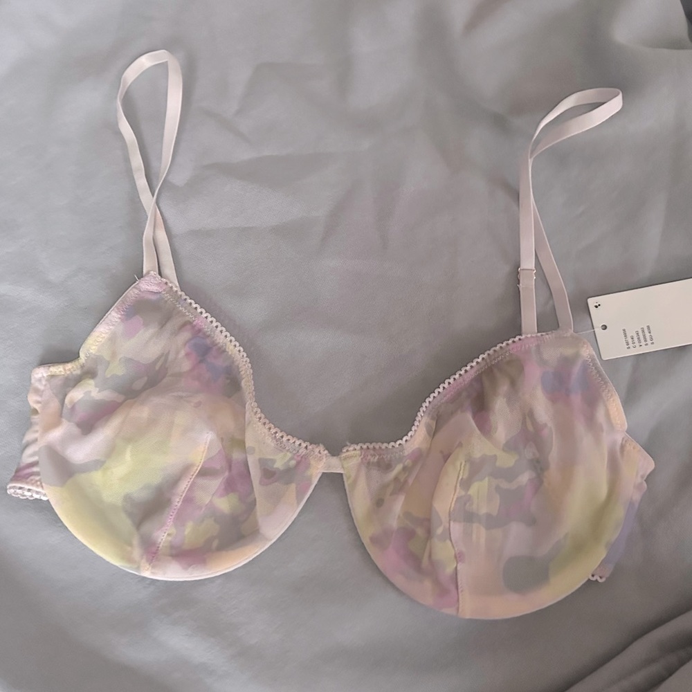 Urban Outfitters Out From Under Carly Girl Crush Demi Bra.